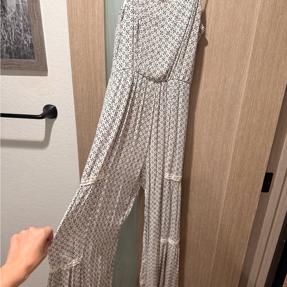 Chic Cream Patterned Jumpsuit - Picture 1 of 2